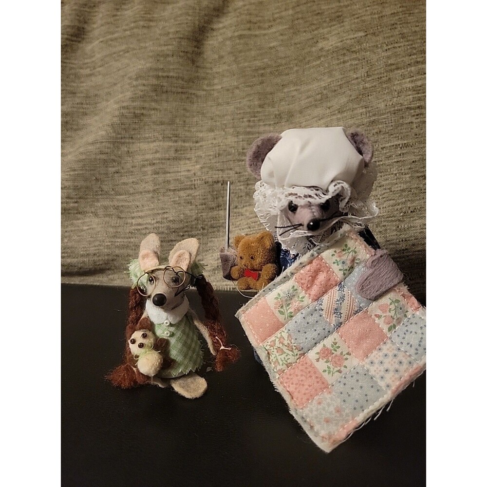 Vtg Fabric Mouse Mice Figurine Mother Sewing Quilt & Child W Glasses Teddy Bear
